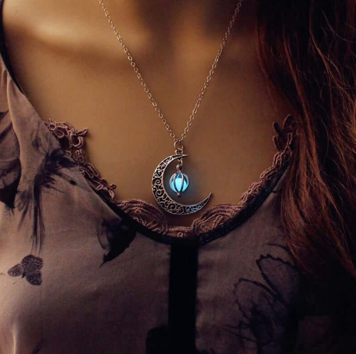 Colar Luna Radiante | Brilha no Escuro